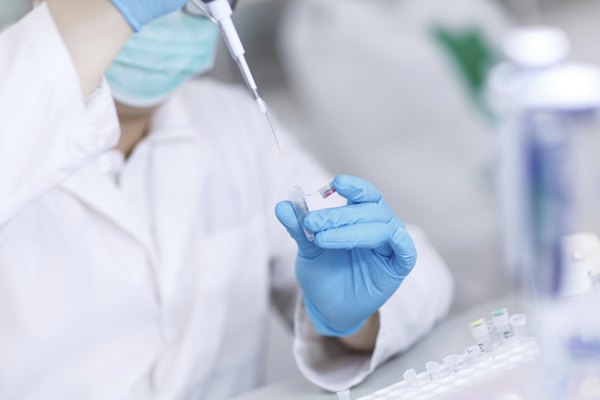 微量移液器通常用于將樣品注入凝膠。